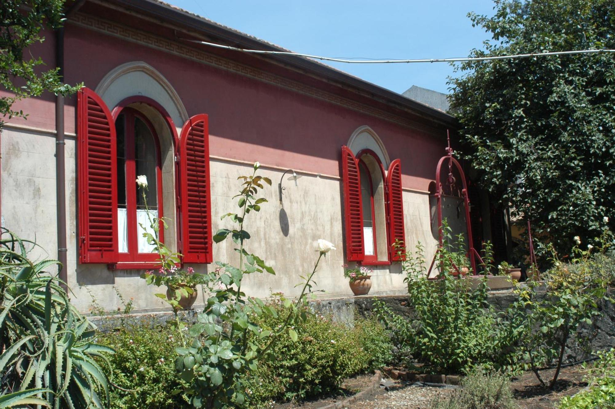 B&B Sotto I Pini Zafferana Etnea Exteriér fotografie